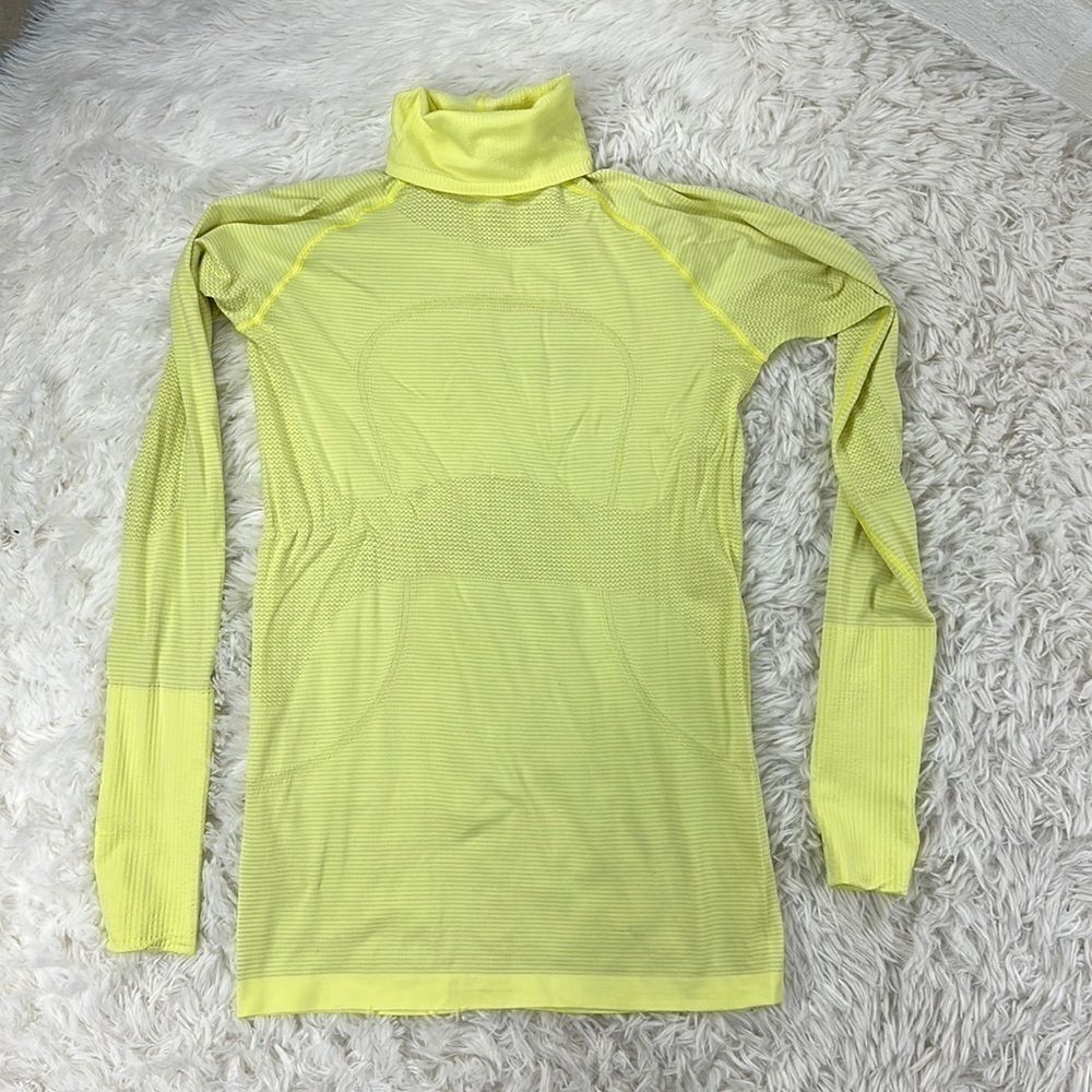 Lululemon Run: Swiftly Turtleneck Clarity Yellow